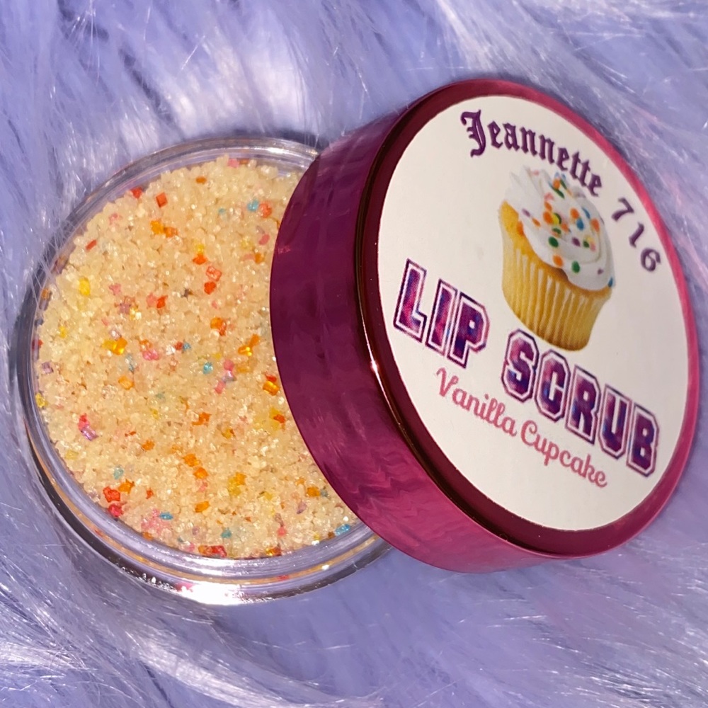 Vanilla Cupcake Lip Scrub 🧁